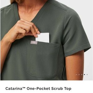 FIGS Catalina Scrub Top - Size M